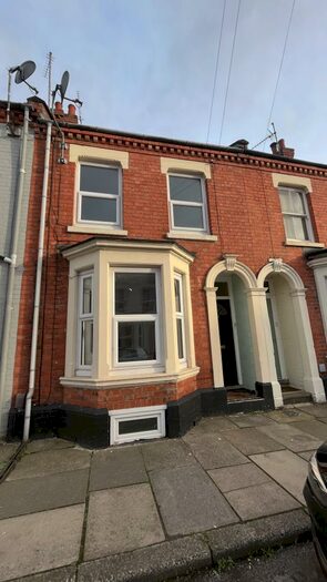 3 Bedroom House To Rent In Ivy Road, Northampton, NN1