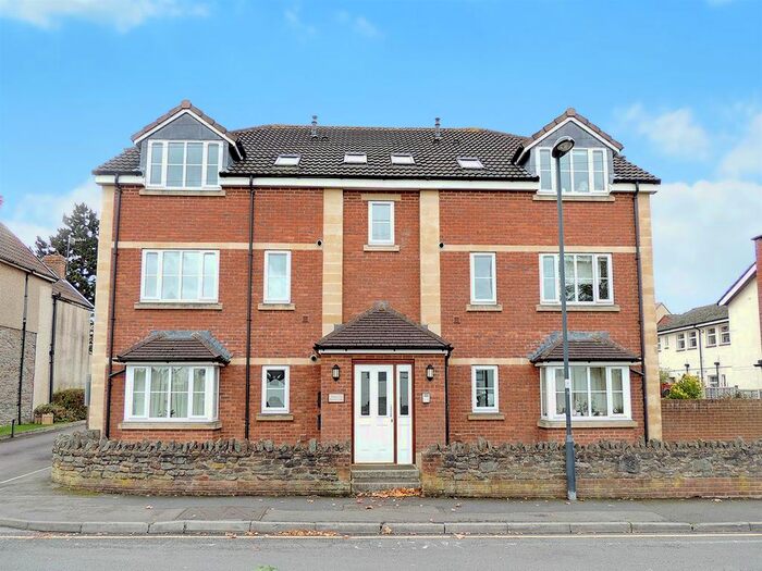2 Bedroom Flat To Rent In Portland Street, Bristol, BS16
