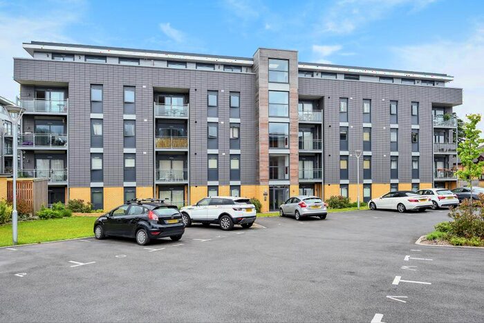 2 Bedroom Flat To Rent In Newsom Place, St Albans, AL1