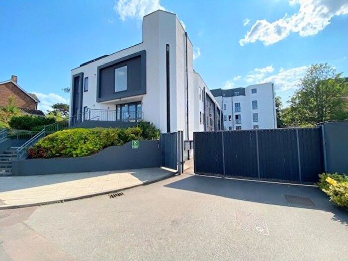 2 Bedroom Flat To Rent In Walton Street, Aylesbury, HP21