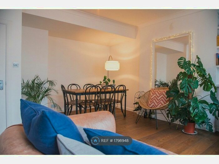 2 Bedroom Flat To Rent In Philbeach Gardens, London, SW5