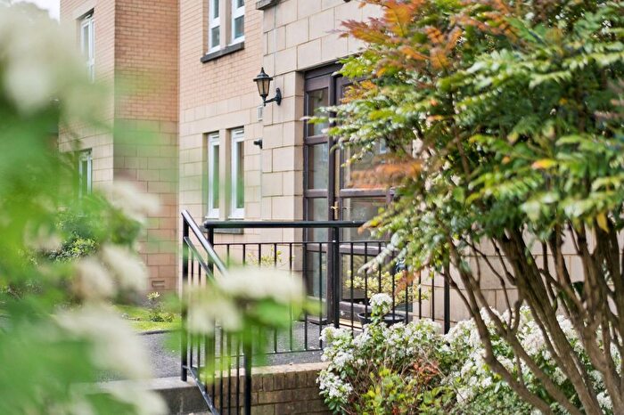 3 Bedroom Flat For Sale In Ashwood Gardens, Jordanhill, G13