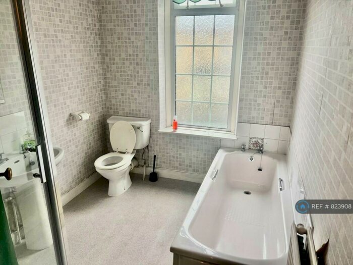 2 Bedroom Terraced House To Rent In Bradford, Bradford, BD2