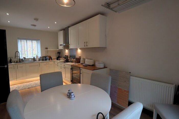 3 Bedroom Property To Rent In Halcyon Place, Brentwood, CM14
