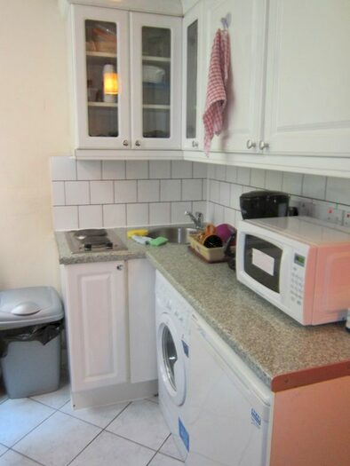 Studio To Rent In Pennard Road, Shepherd's Bush, W12