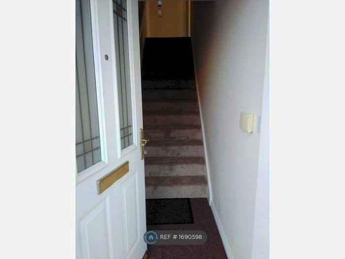 2 Bedroom Flat To Rent In Rotherham Road North, Sheffield, S20