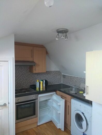 Studio To Rent In High Street, Tonbridge, TN9