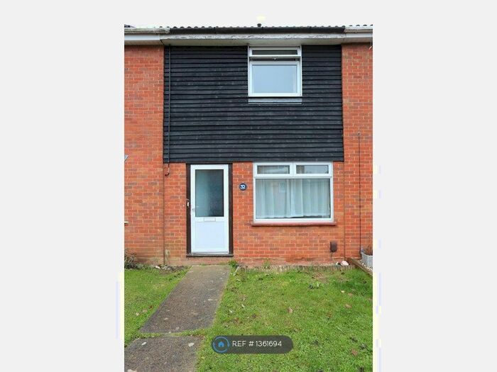 2 Bedroom Terraced House To Rent In Fraser Close, Basildon, SS15