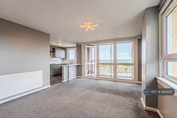 2 Bedroom Flat To Rent In Restalrig Gardens, Edinburgh, EH7
