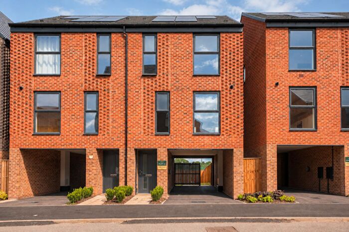 3 Bedroom Semi Detached House For Sale In Wilford Lane, West Bridgford, Nottingham, NG2