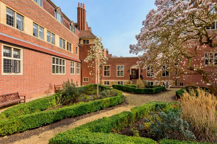 2 Bedroom Flat To Rent In King Edward Vii Apartments, Kings Drive, Midhurst, GU29