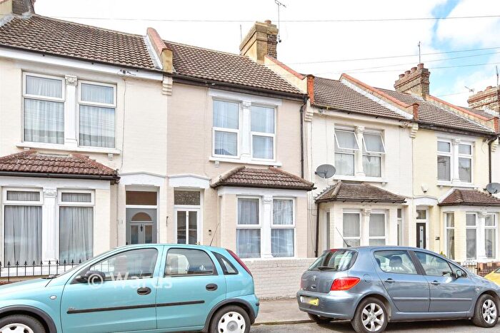 3 Bedroom Terraced House For Sale In James Street, Rochester, Kent, ME1