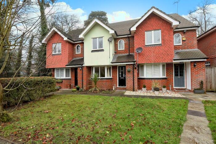 2 Bedroom Terraced House To Rent In Ascot, Berkshire, SL5