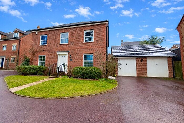 4 Bedroom Detached House For Sale In Crowdale Drive, Fleet, GU51