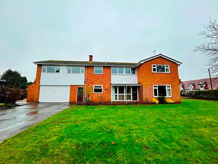 5 Bedroom Detached House For Sale In Rectory Close, Harvington, WR11