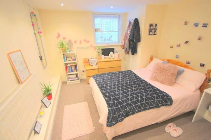 5 Bedroom Terraced House To Rent In Rider Road, Woodhouse, Leeds, LS6