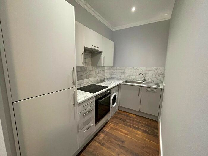 1 Bedroom Apartment To Rent In Silkhouse Court, L2