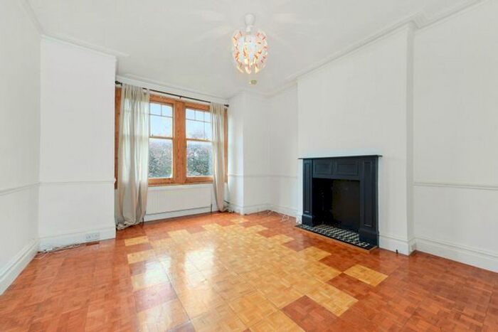 3 Bedroom Flat To Rent In St Marys Road, Ealing, W5