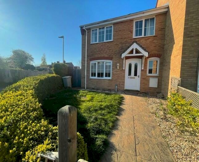 3 Bedroom Semi-Detached House To Rent In Alexander Drive, Louth, LN11