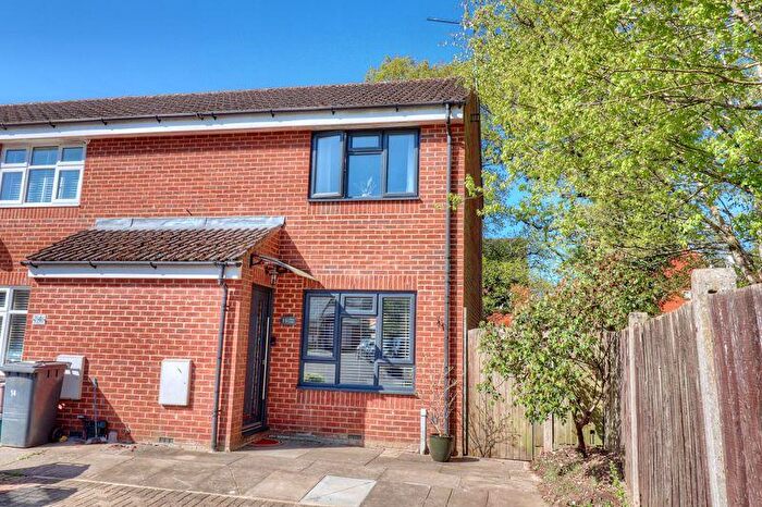 2 Bedroom End Of Terrace House For Sale In Philps Close, Lane End, HP14