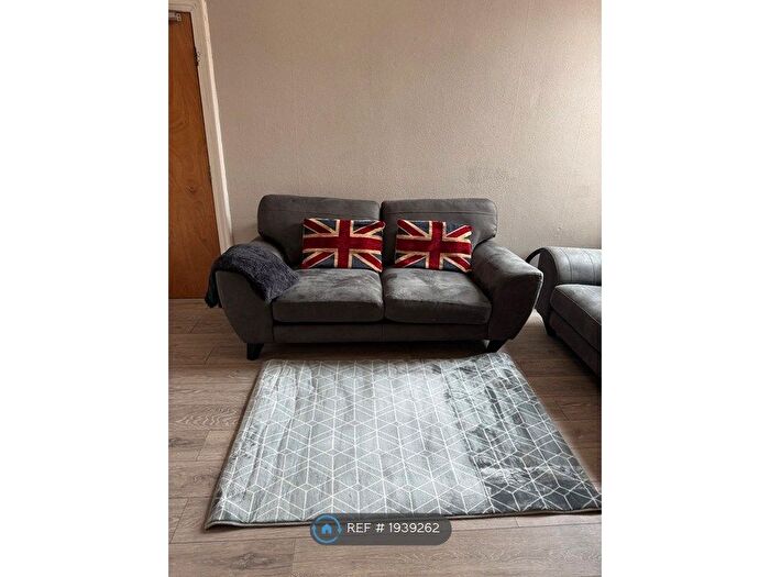 5 Bedroom Maisonette To Rent In Forsyth Road, Newcastle Upon Tyne, NE2