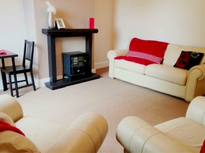 2 Bedroom Flat To Rent In - North Grange Road, LS6