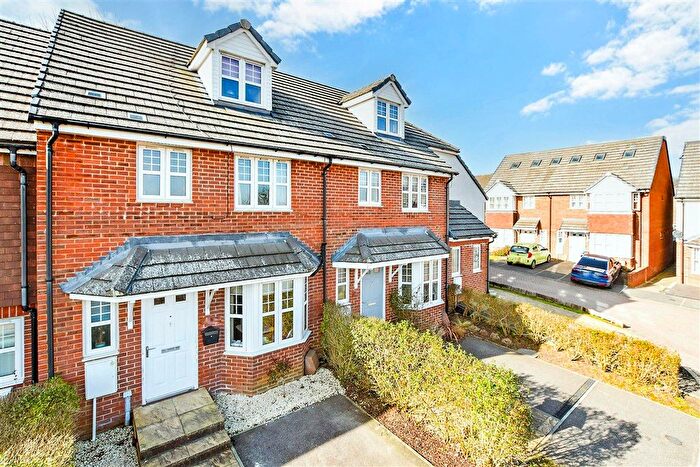 3 Bedroom Mews For Sale In Horwich Close, Crowborough, East Sussex, TN6