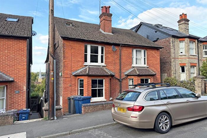 2 Bedroom Flat For Sale In Croft Road, Godalming, GU7