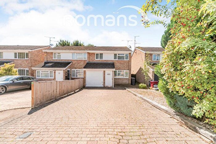 3 Bedroom Semi-Detached House To Rent In Queensway, Caversham, Reading, RG4