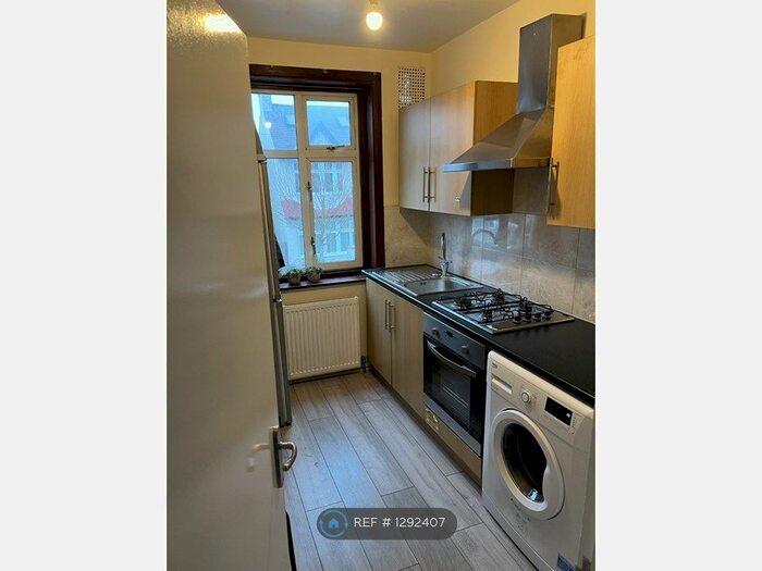 2 Bedroom Flat To Rent In Oaklands Avenue, Thornton Heath CR7