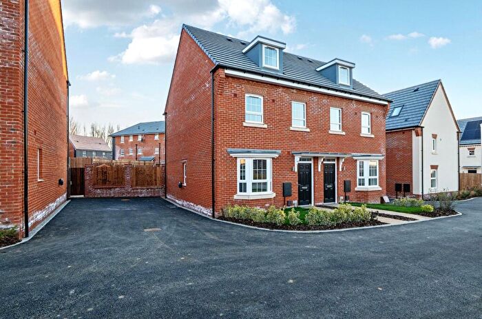 3 Bedroom Semi-Detached House To Rent In Bairstow Road, Aylesford, Kent, ME20