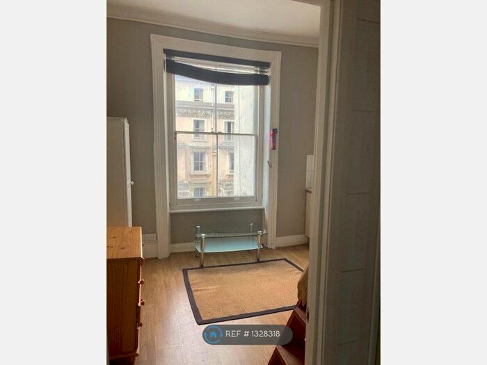 Studio To Rent In Prince's Square, London, W2