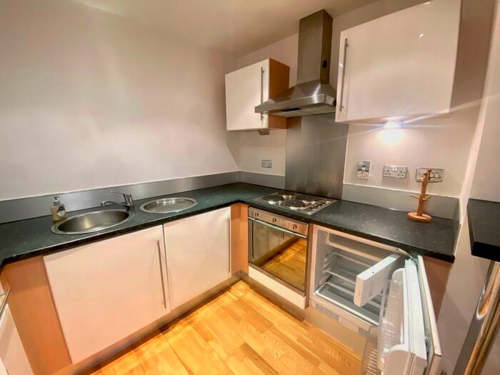 Apartment To Rent In Catalina, City Island, City Centre, LS12