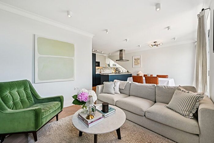 2 Bedroom Flat For Sale In Cleveland Road, Ealing, London, W13