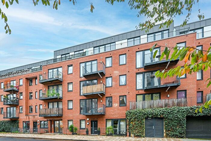 1 Bedroom Flat To Rent In Ascalon Street, Nine Elms, London, SW8
