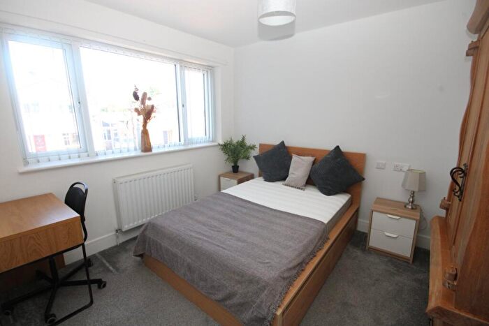Semi-Detached House To Rent In Gladstone Road, Chester, CH4