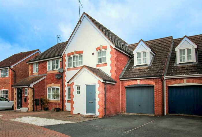 3 Bedroom Terraced House To Rent In Pevensey Road, Bromsgrove, B60