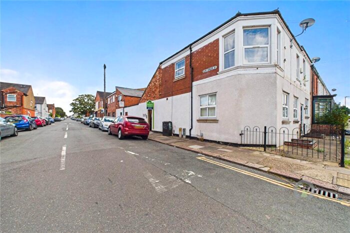 2 Bedroom Flat For Sale In King Edward Road, Abington, Northampton, Northamptonshire, NN1