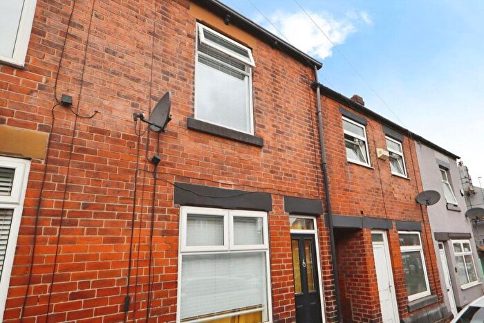 2 Bedroom House To Rent In Woodseats Road, S8