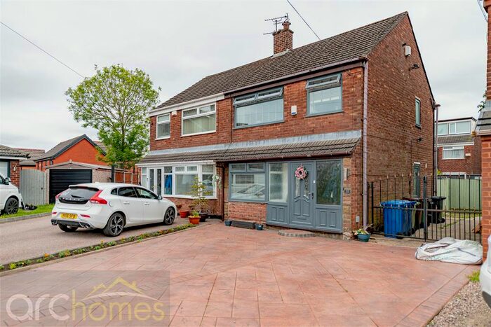3 Bedroom Semi-Detached House To Rent In Sheriffs Drive, Tyldesley, Manchester, M29