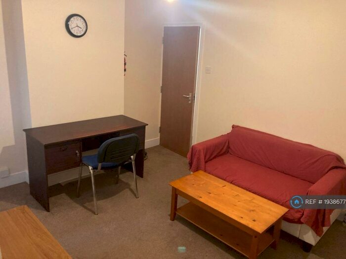 1 Bedroom Flat To Rent In Caversham, Reading, RG4