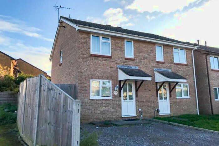2 Bedroom Semi-Detached House To Rent In Locks Heath, Southampton, SO31