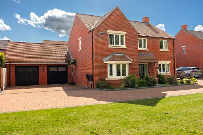4 Bedroom Detached House For Sale In Colorado Green, Silsoe, Bedfordshire, MK45