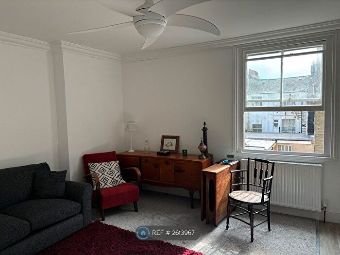 1 Bedroom Flat To Rent In Brunswick Square, Hove And Brighton, BN3