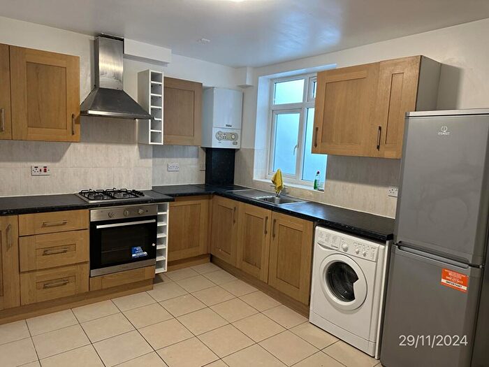1 Bedroom Flat To Rent In Commercial Road, London, E1
