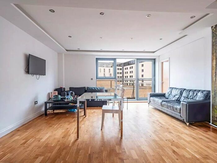 3 Bedroom Property To Rent In Thornton Court, Forth Place, Newcastle Upon Tyne, NE1