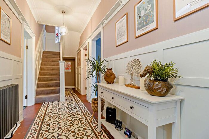 3 Bedroom Detached House For Sale In Rossiter Road, Greasbrough, Rotherham, S61