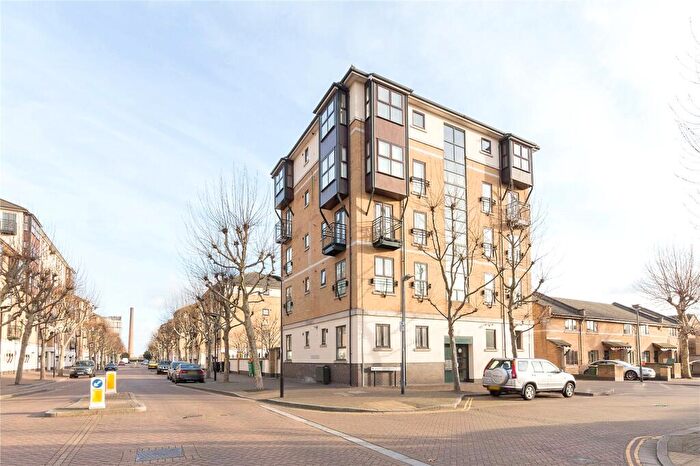 2 Bedroom Flat To Rent In Stuart House, Beaulieu Avenue, London, E16