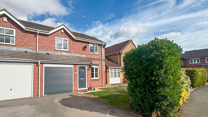 3 Bedroom Semi-Detached House For Sale In Norwich Drive, Bracebridge Heath, LN4