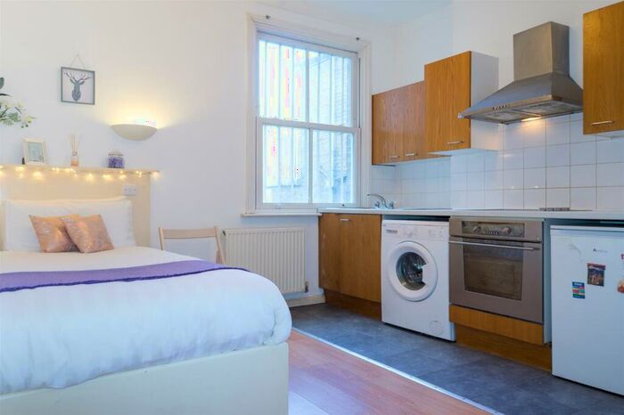 Studio To Rent In Battersea Park Road, Battersea, SW11